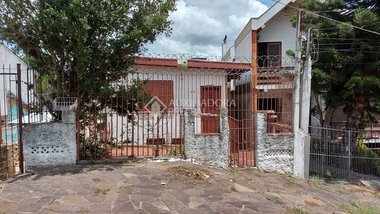 house em Rua Antônio Carlos Lopes, Medianeira - Porto Alegre - RS