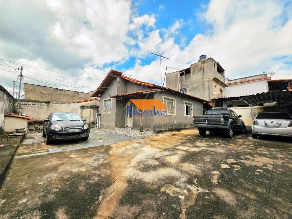 Casa com 8 quartos — Floramar, Belo Horizonte