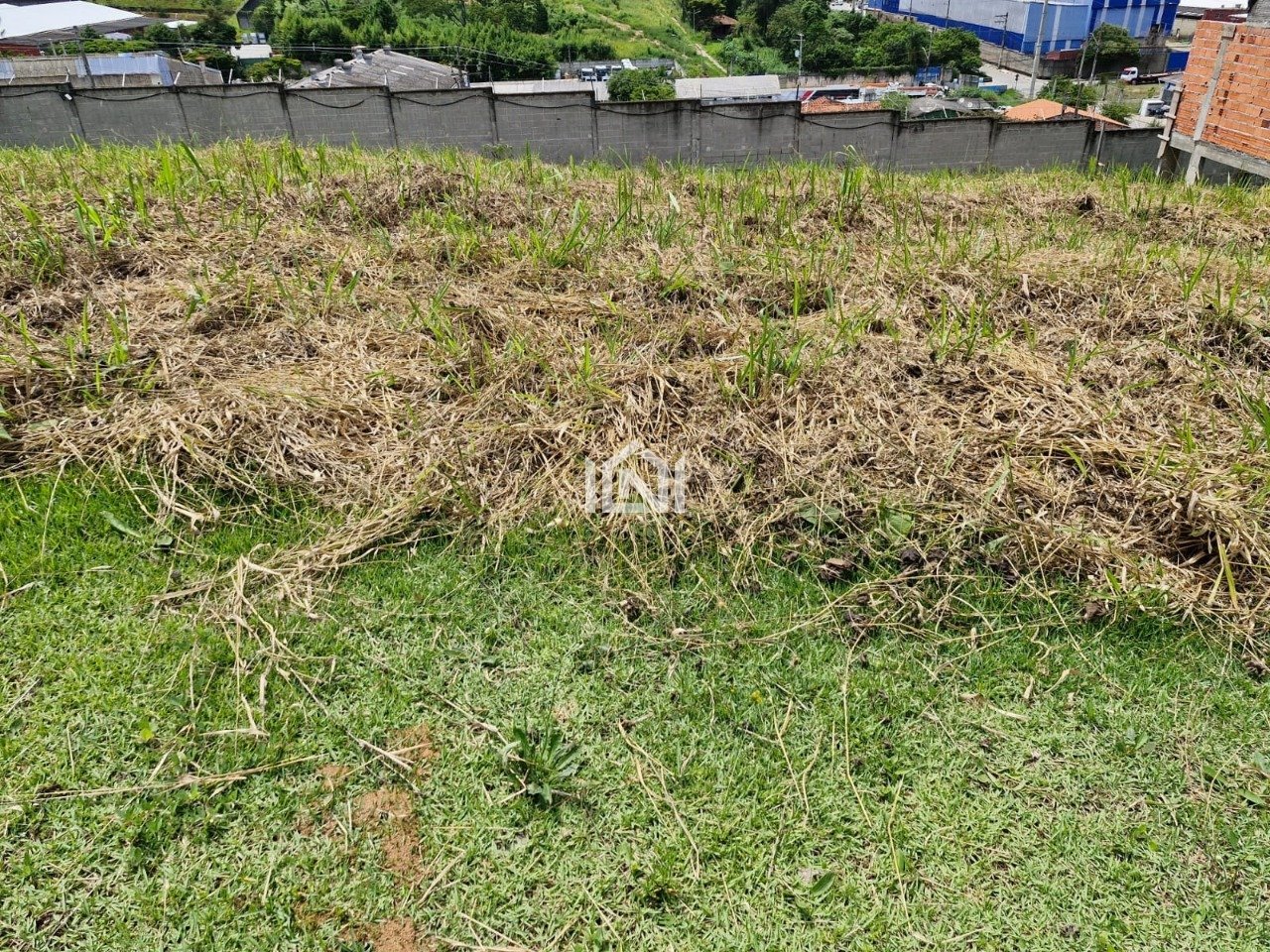 Terreno à venda no Condomínio Reserva Paineiras - frente