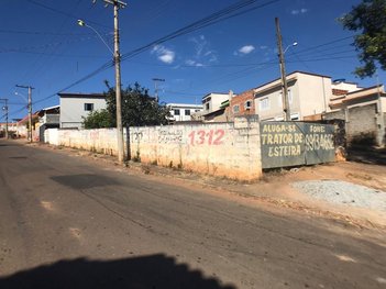 land_lot em Rua Alfredo Nunes, Centro - Nepomuceno - MG