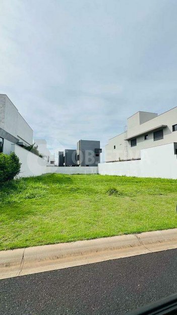 land_lot em Avenida Jardim Versailles, Nova Uberlândia - Uberlândia - MG