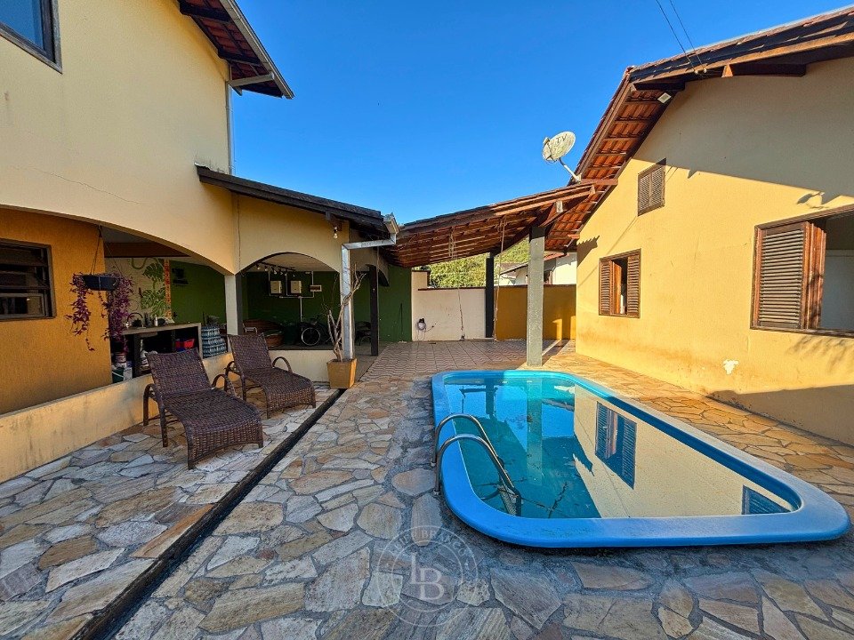 01- Casa _ Venda _ Gloria _ Joinville _ Santa Catarina _Piscina