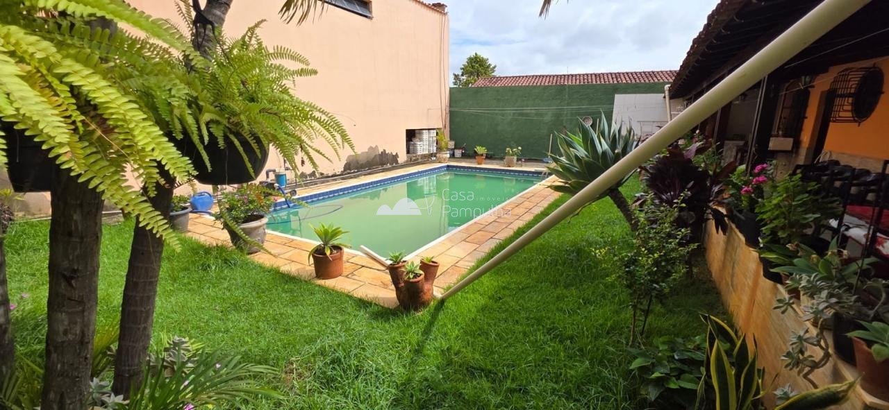 Casa com 2 quartos — Santa Amélia, Belo Horizonte