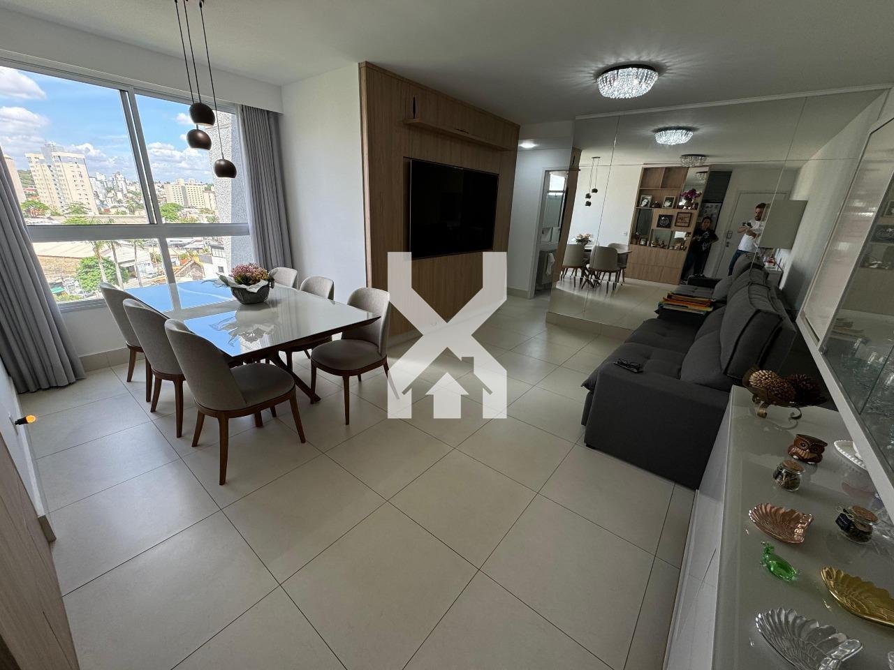 Apartamento com 3 quartos — Indaiá, Belo Horizonte