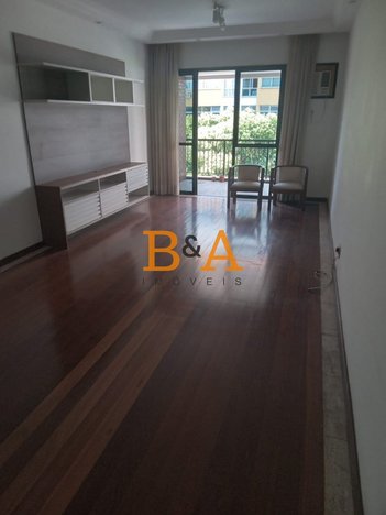 apartment em Rua das Laranjeiras, Laranjeiras - Rio de Janeiro - RJ