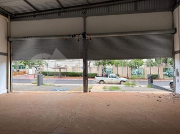 industrial em Rua Professora Maria Célia Cence, Shopping Park - Uberlândia - MG