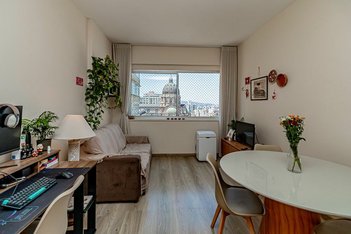apartment em Rua Duque de Caxias, Centro Histórico - Porto Alegre - RS
