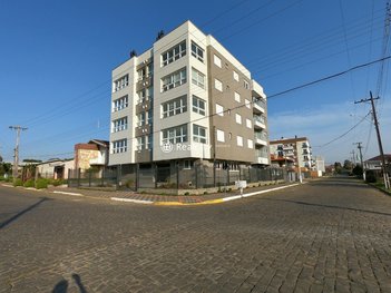 apartment em Rua Borges de Medeiros, Centro - Carlos Barbosa - RS