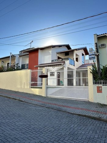 house em Rua Gaivota, Itacolomi - Balneário Piçarras - SC