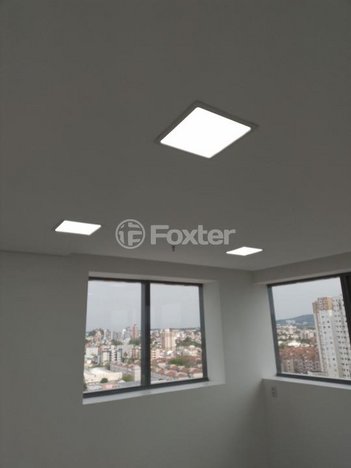 office em Avenida Assis Brasil, Passo da Areia - Porto Alegre - RS