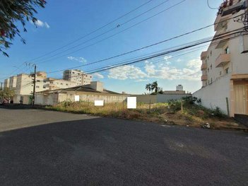 land_lot em Rua Armando Tucci, Santa Mônica - Uberlândia - MG