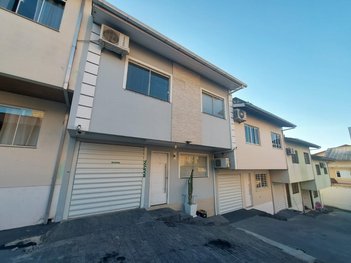house em Dona Carola, Serraria - São José - SC