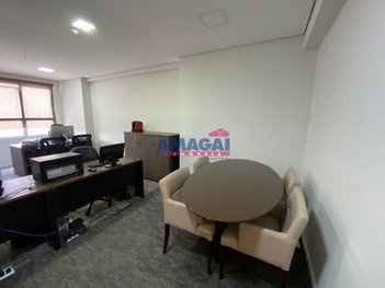 office em Rua Doutor Pompílio Mercadante, Centro - Jacareí - SP