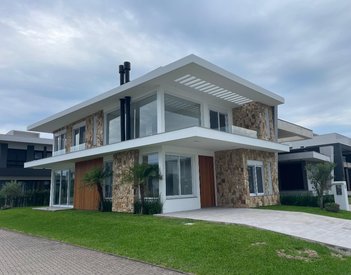 house em Rua Rio Camisas, Centro - Xangri-Lá - RS