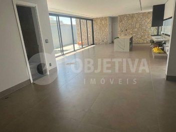 house em Avenida Vereador Carlito Cordeiro, Jardim Botânico - Uberlândia - MG