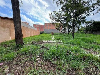 land_lot em Rua Leopoldina Pinheiro Cintra, Parque Residencial Vinte e Quatro de Maio - Botucatu - SP