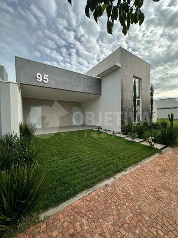 house em Avenida Victor Alves Pereira, Novo Mundo - Uberlândia - MG