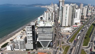 apartment em Avenida Nereu Ramos, Meia Praia - Itapema - SC