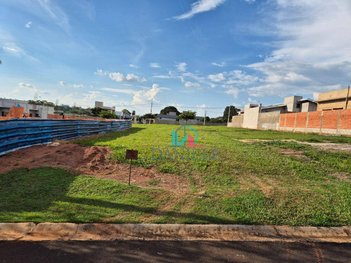 land_lot em Rua Ettore Berti, Residencial Village Damha III - Araraquara - SP