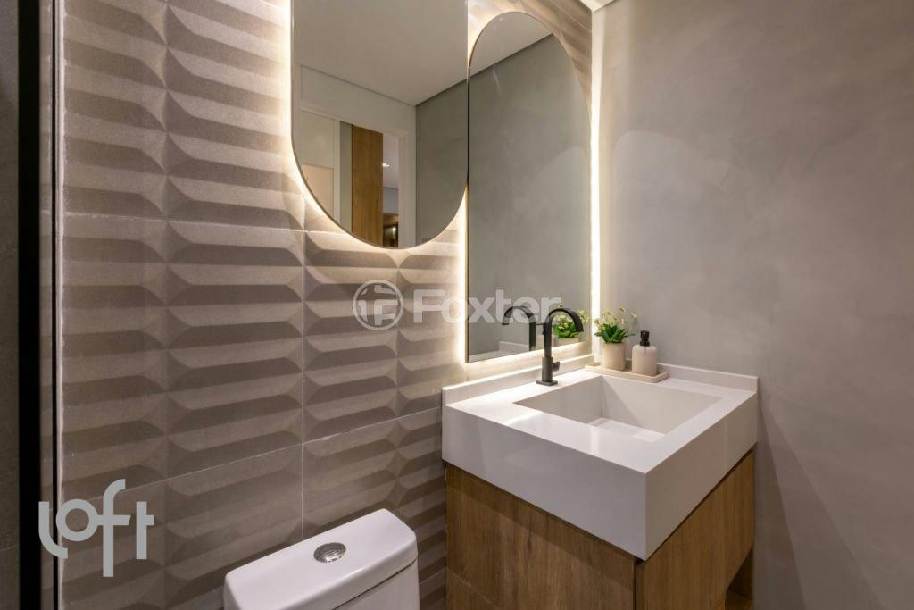 banheiro-com-pia-e-vaso-sanitario-branco