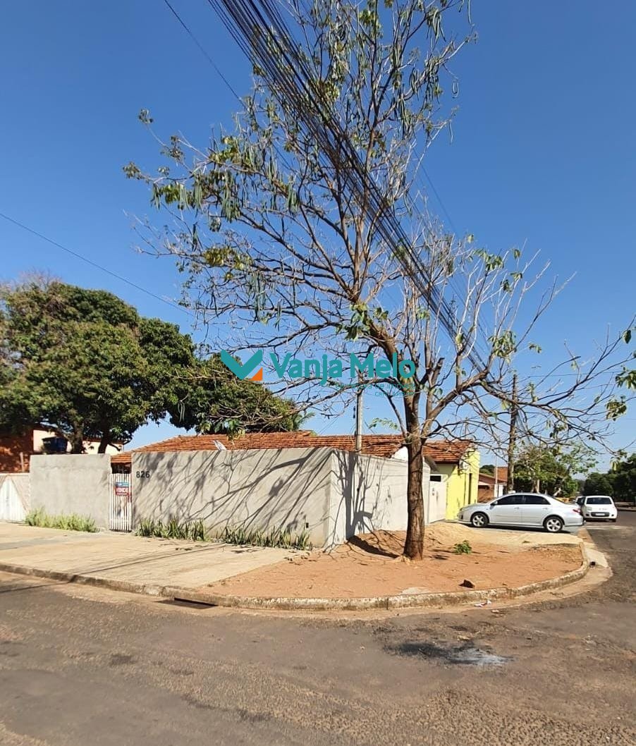 Esquina com a duas frentes