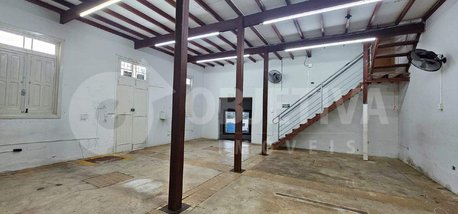 business em Avenida Uirapuru, Cidade Jardim - Uberlândia - MG