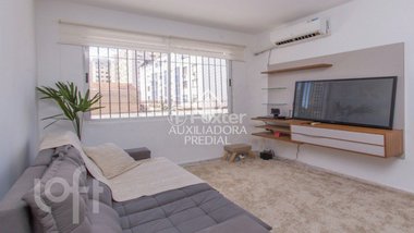 apartment em Rua Professor Freitas e Castro, Azenha - Porto Alegre - RS