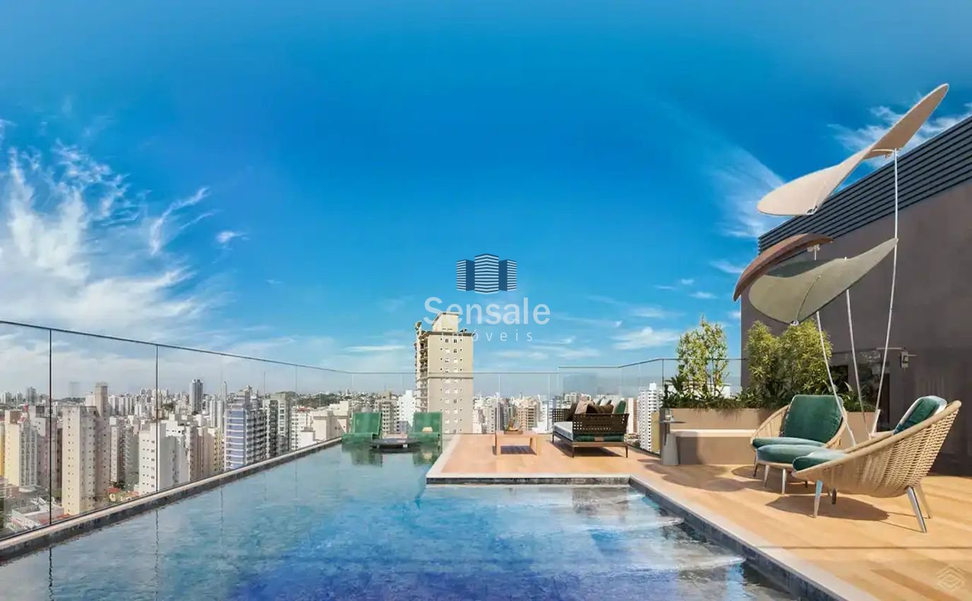 Piscina com deck