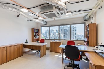 office em Avenida Inácio Vasconcelos, Boa Vista - Porto Alegre - RS