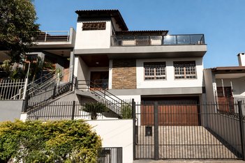 house em Rua Pedro Carneiro Pereira, Teresópolis - Porto Alegre - RS