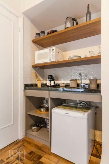 apartment em Rua General Andrade Neves, Centro Histórico - Porto Alegre - RS