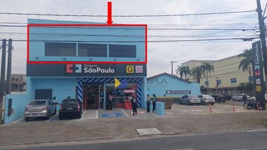 business em Avenida Doutor Roberto de Almeida Vinhas, Real - Praia Grande - SP