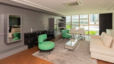 business em Furriel Luiz Antônio de Vargas, Bela Vista - Porto Alegre - RS