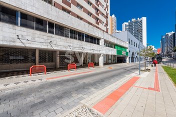 business em Praça do Japão, Água Verde - Curitiba - PR