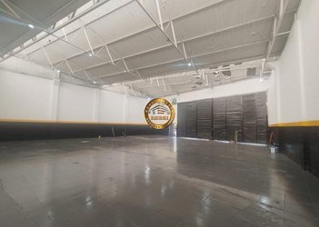 industrial em Avenida Piraporinha, Vila Nogueira - Diadema - SP