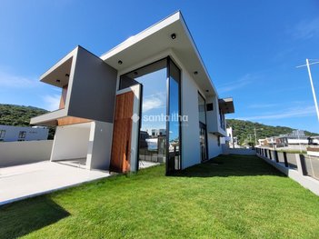 house em Rodovia Doutor Antônio Luiz Moura Gonzaga, Rio Tavares - Florianópolis - SC