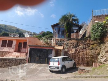 house em Rua Capitão Padilha, Glória - Porto Alegre - RS