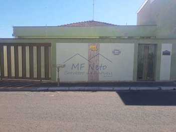 house em Rua José F. de Albuquerque, Vila Pinheiro - Pirassununga - SP