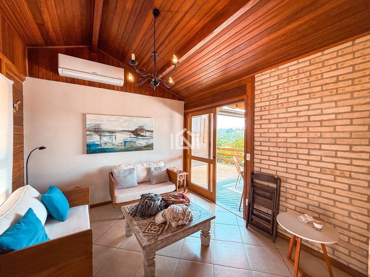 casa a venda no condominio terras do madeira - sala de estar