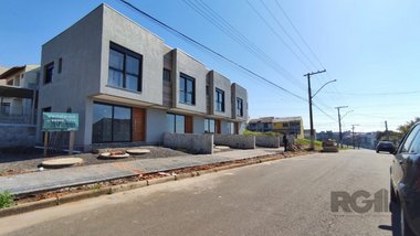 house em Ana Abruzzi, Mário Quintana - Porto Alegre - RS
