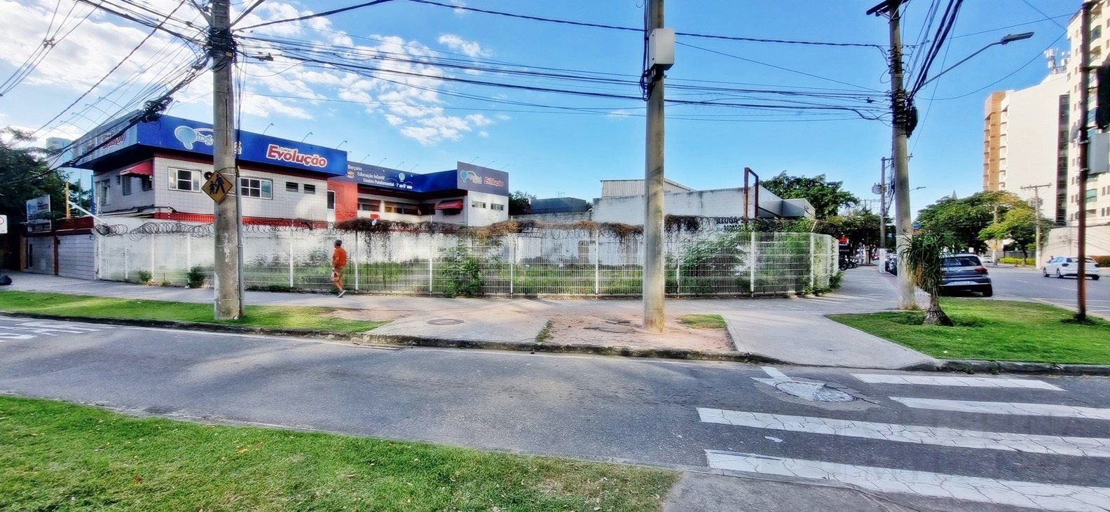 Terreno (outro angulo)