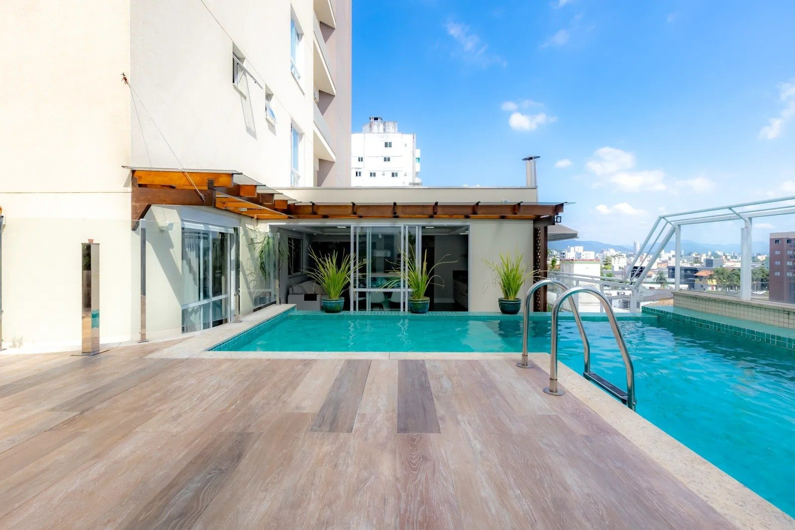 ROYAL_GARDEN_AP_602_006