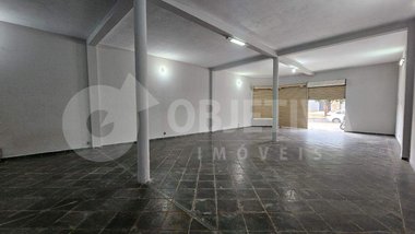 business em Avenida Argemiro Evangelista Ferreira, Shopping Park - Uberlândia - MG