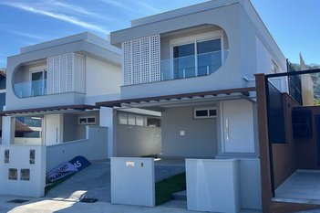 house em Rodovia Doutor Antônio Luiz Moura Gonzaga, Rio Tavares - Florianópolis - SC
