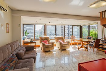 apartment em Rua Cônego Viana, Rio Branco - Porto Alegre - RS