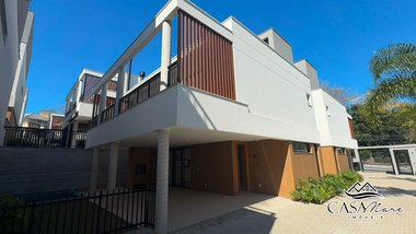 house em Estrada Haroldo Soares Glavan, Cacupé - Florianópolis - SC