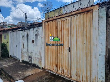house em Rua Carmem Dolores Naime, Vila Ester - Nepomuceno - MG