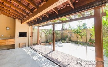 house em Rua Ana Maltz Knijnik, Três Figueiras - Porto Alegre - RS