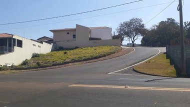land_lot em Rua Doutor José Barbosa de Barros, Jardim Paraíso II - Botucatu - SP