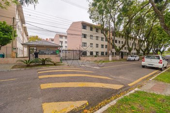 apartment em Rua Desembargador Antônio Leopoldo dos Santos, Boa Vista - Curitiba - PR
